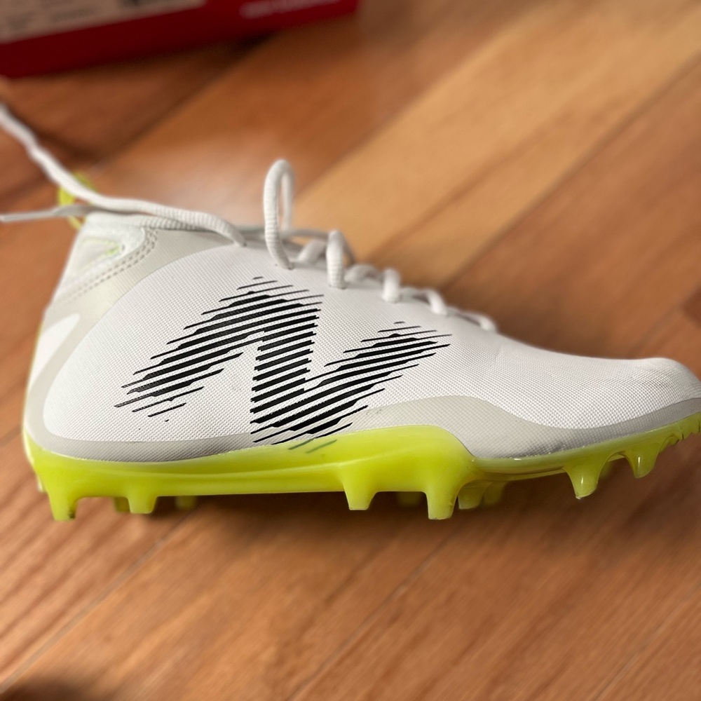 New Balance Rush V4 Mid Lacrosse Cleats Men's Sz 6